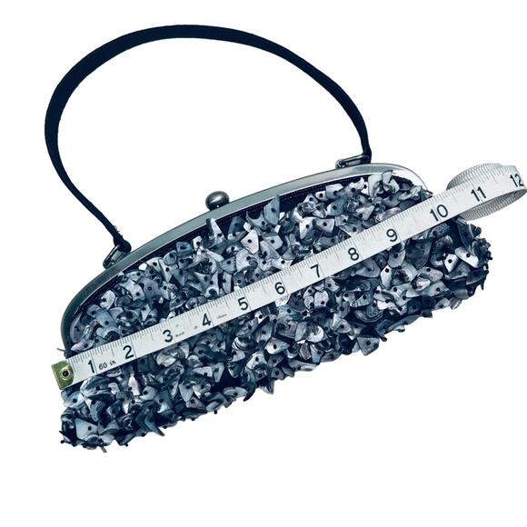 Shell Evening Bag With Handle - Picture 5 of 9